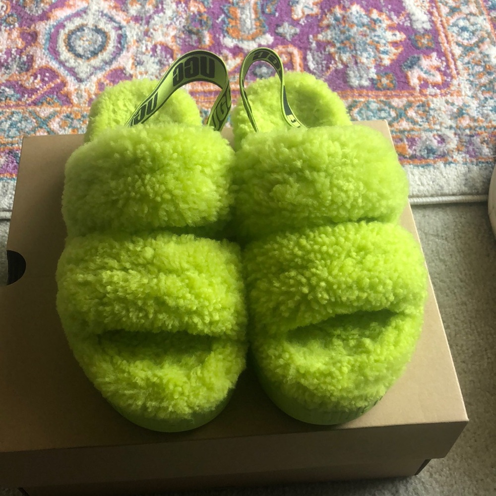 Like new Ugg slippers size 7